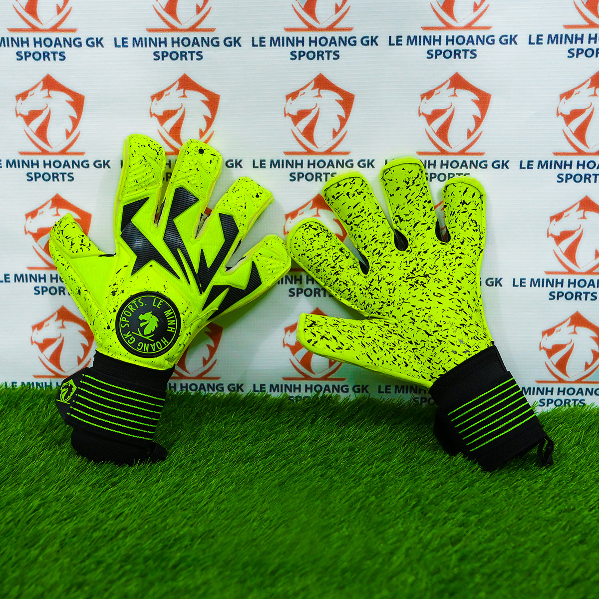 Forest Green Goalkeeper Gloves Nature-Inspired Power & Precision
